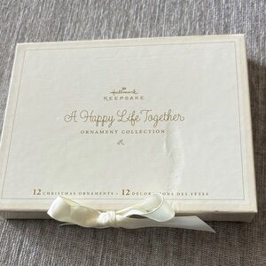 Hallmark Keepsake Cream Ornament Box, 2006